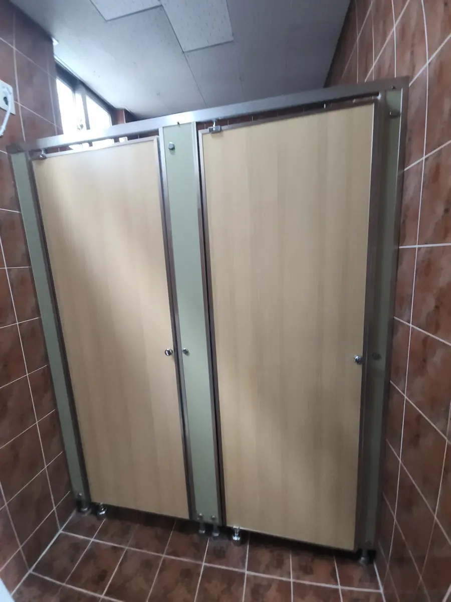 화장실칸막이문짝교체 상가 화장실 문짝교체